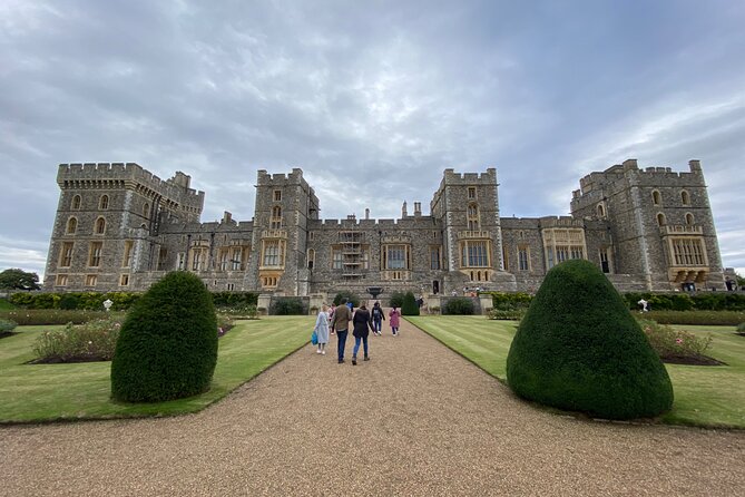 Private Windsor Castle, Stonehenge, The City of Bath Day Tour - Three famous places, one very full day