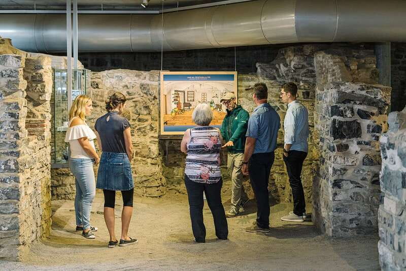Québec City: Saint-Louis-Forts-and-Châteaux visit - Walking through 200 years of political power