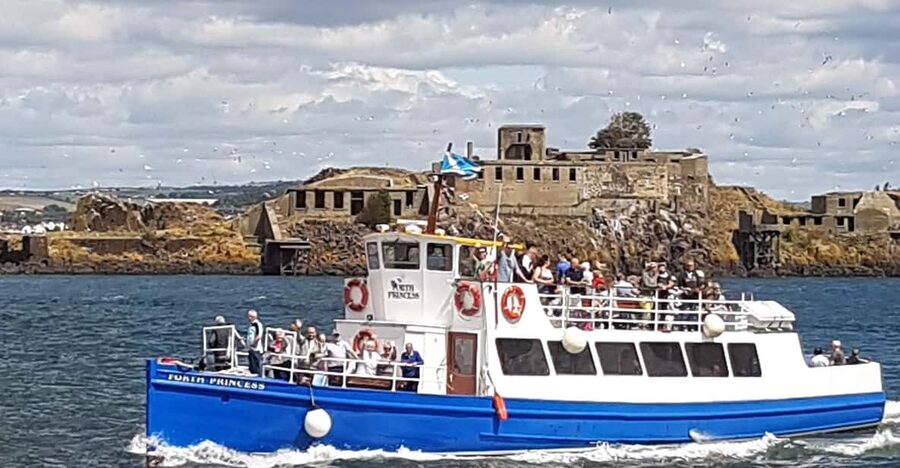 Queensferry: Firth of Forth Blackness Castle Cruise - What the live commentary adds