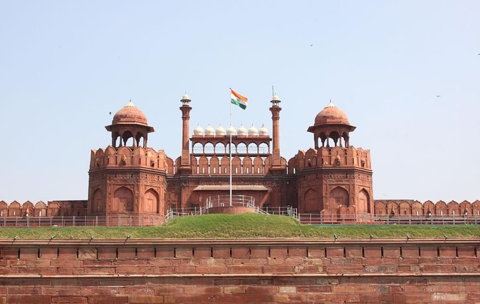 Red Fort Delhi Entry tickets with Licensed Tour Guide - Why Lal Qila deserves a place in your Delhi plans