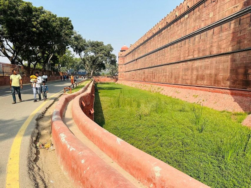 Red Fort Skip-the-Line E-tickets & guide Delhi transfers - Transfers and the Delhi traffic question
