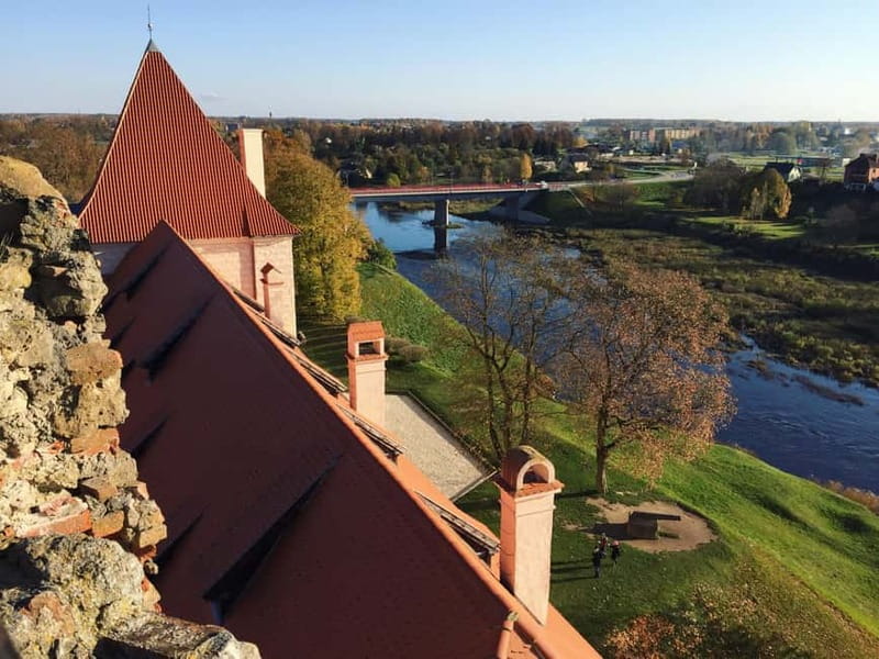 Riga: Bauska Castle, Rundale Palace and Hill of Crosses Trip - Key points at a glance
