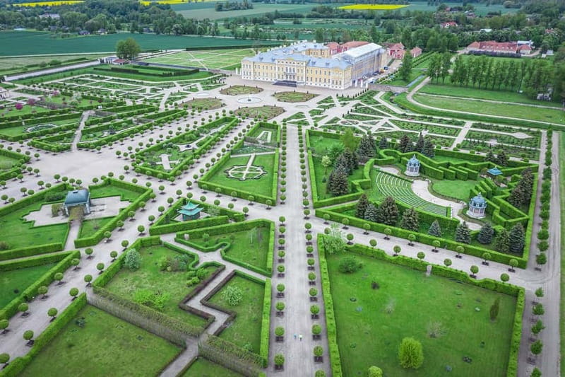 Riga: Hill of Crosses, Guided Rundale Palace & Bauska Castle - Bauska Castle and the medieval finish