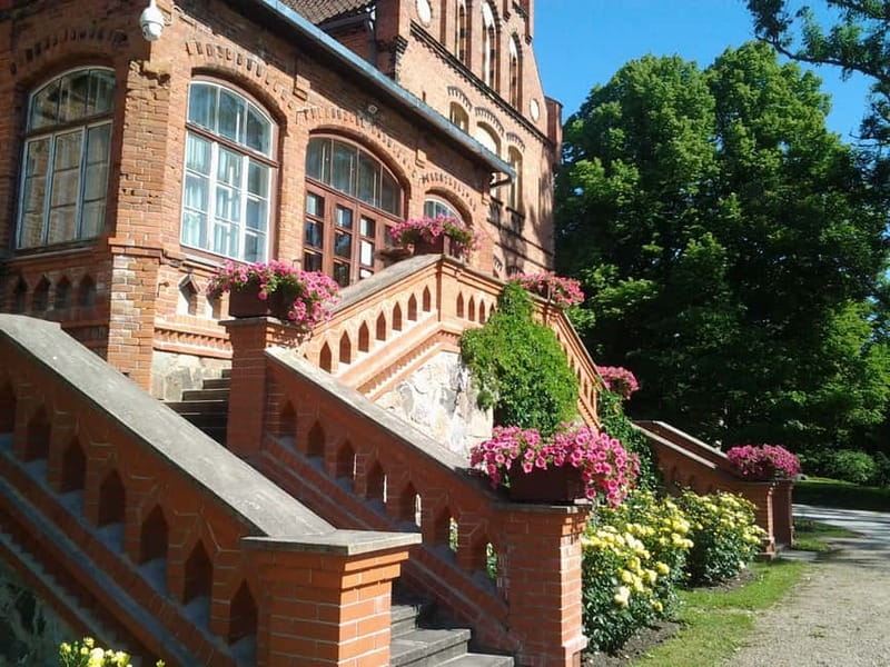 Riga: Nearby Manors and Castles Tour - Durbe Palace and neoclassical style