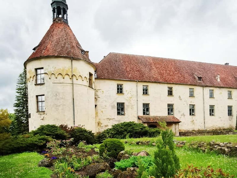 Riga: Nearby Manors and Castles Tour - Jaunmokas Hunting Palace