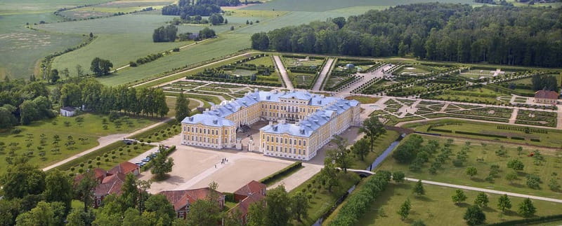 Riga: Rundale, Bauska and Hill of Cross Private Castle Tour - Why Rundāle Palace is worth the trip from Riga