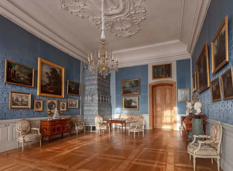 Riga: Rundale, Bauska and Hill of Cross Private Castle Tour - A walk through the French-style gardens
