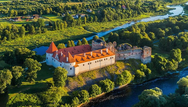 Riga: Rundale, Bauska and Hill of Cross Private Castle Tour - Is $147 a fair price?