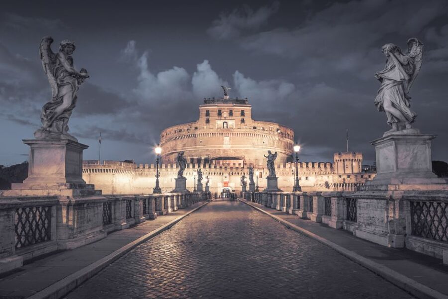 Roma - Majesty of Castel Sant'Angelo small group tour - The mausoleum of Emperor Hadrian