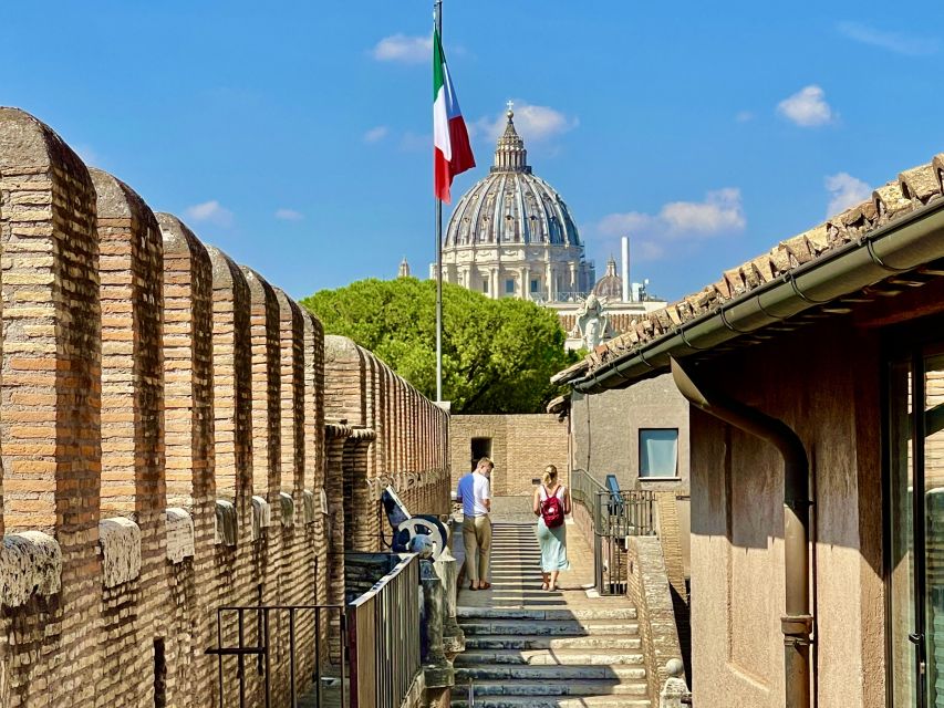 Rome: Castel Sant'Angelo and Hadrian's Tomb Guided VIP Tour - Michelangelo’s courtyard and the castle’s visual details