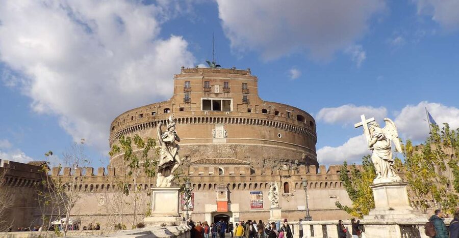 Rome: Castel Sant’Angelo Entrance Ticket with Audioguide - The Papal Apartments and Renaissance comfort