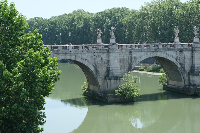 Rome: Castel Sant'Angelo Guided Tour - Meeting the guide at Lungotevere Castello