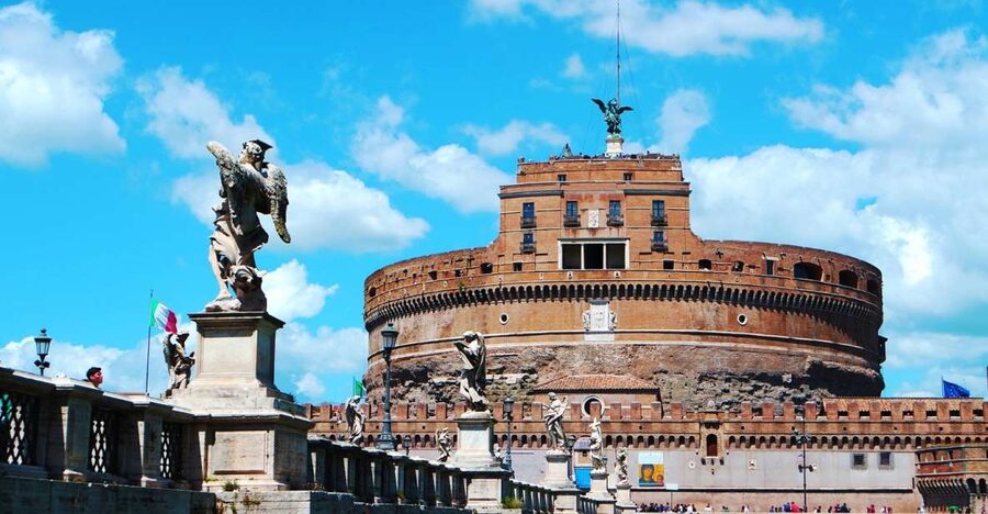 Rome: Castel Sant’ Angelo Ticket and Audio Guide - Showing your ticket at the main entrance