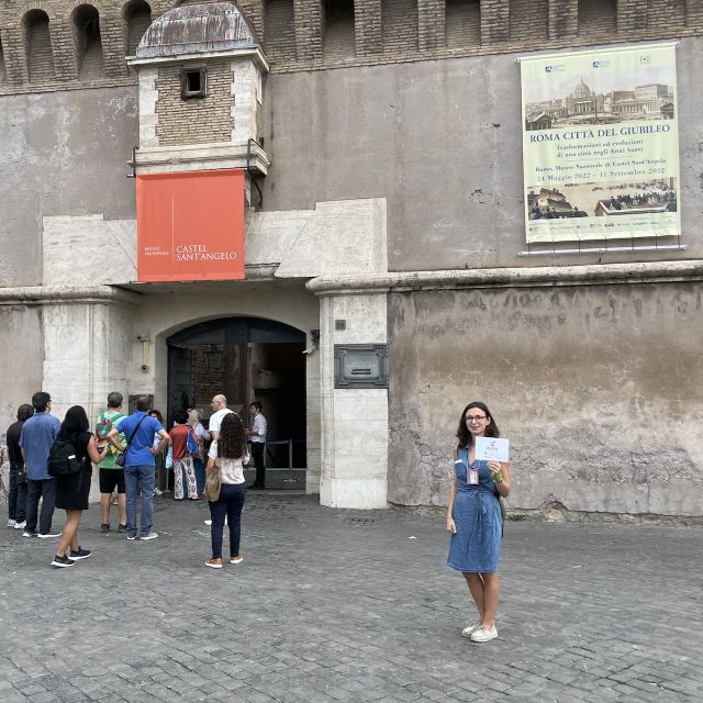Rome: Castel Sant'Angelo Tour With Skip-the-line Access - Papal rooms, frescoes, and protected corridors