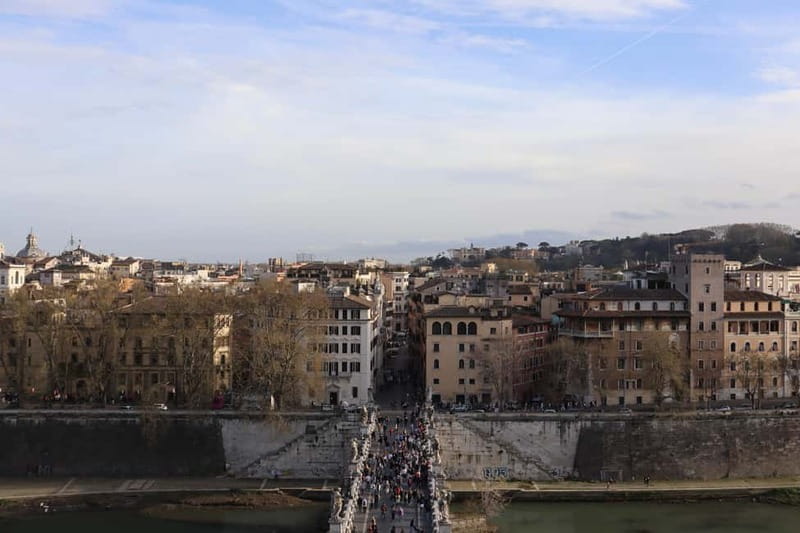 Rome: Passetto & Castel Sant'Angelo Entry and Audioguide - Finding the meeting point at Piazza della Città Leonina