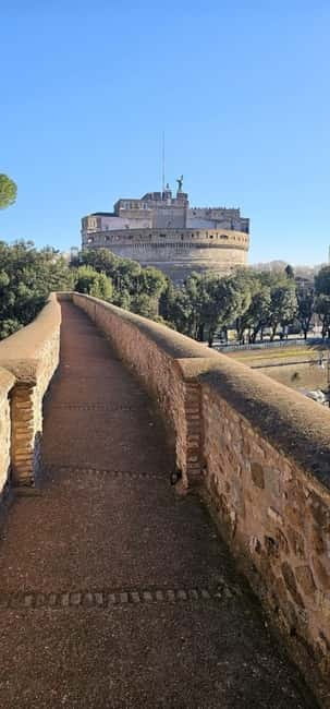 Rome: Passetto di Borgo Tour & Castel Sant’Angelo Ticket - Entering Castel Sant’Angelo after the guided walk