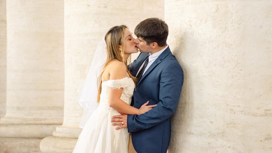 Rome: Vatican, St Peter’s Sq & Castel Sant’Angelo PhotoShoot - Should you book the Vatican photoshoot?