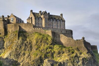 Royal Mile and Edinburgh Castle – Small Group Walking Tour