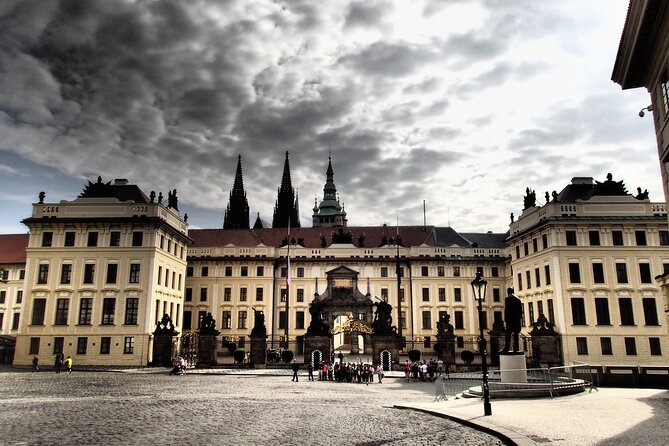 Saint Vitus Cathedral and Hidden Gems of Prague Castle - St. Vitus Cathedral with time to look up