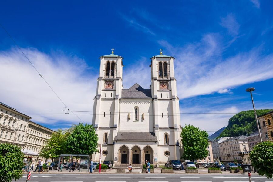 Salzburg Old Town, Fortress, Cathedral Private Walking Tour - Guide quality and language choices