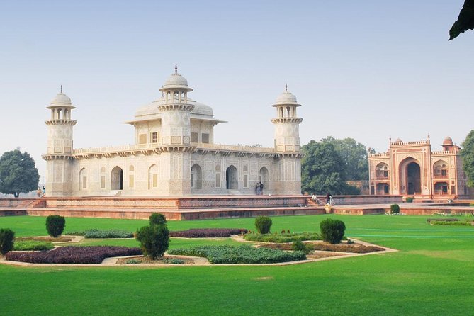 Same Day Taj Mahal & Agra Fort Tour with Skip The Line Tickets - What the guide adds, and where the experience can slip