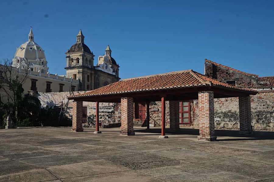 San Felipe Castle and Getsemani Walking Tour with tickets - Who will enjoy this Cartagena combination?