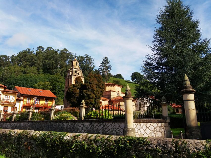 Santander: El Castillo Caves & Paleolithic Art Tour - A short break for the Pas River and Puente Viesgo
