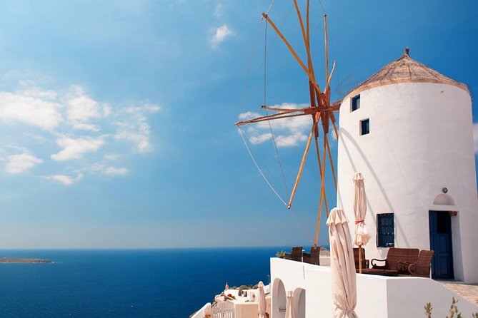 Santorini Highlights and Venetian Castles Small-Group Day Tour - Akrotiri supplies a short southern view