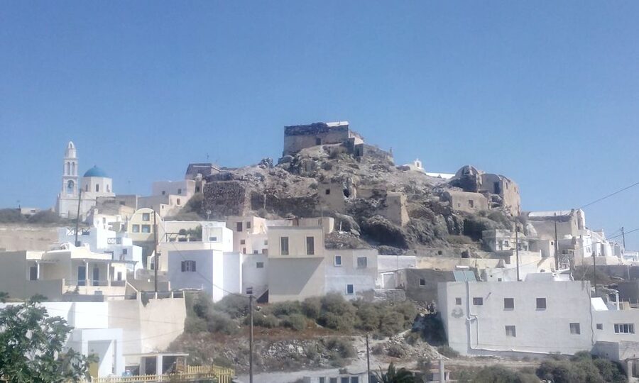 Santorini: Small-Group Highlights Tour of Venetian Castles - Wine tasting in an old winery
