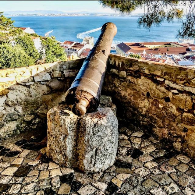 São Jorge Castle Skip-the-line Entry Ticket - The views over Lisbon and the Tagus