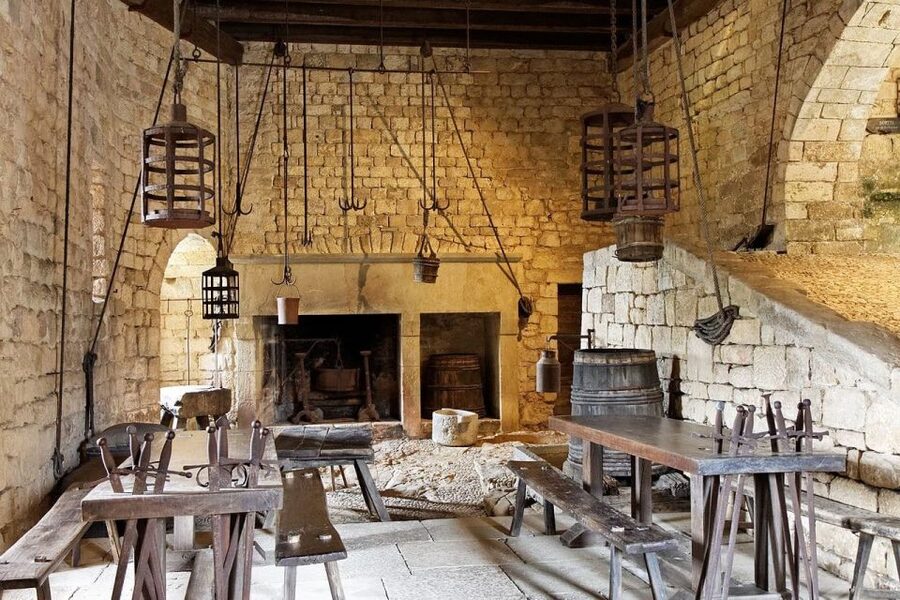 Sarlat : Private tour to Prehistoric Cave + Medieval Castle - From Sarlat to the first sparks of human history