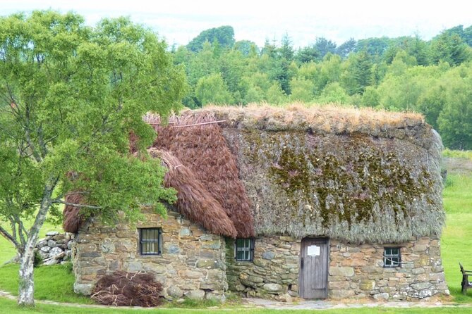 Secret Loch Ness, Inverness Castle visit, Culloden, Clava Cairns - Guides, vehicles, and the cruise-port timetable