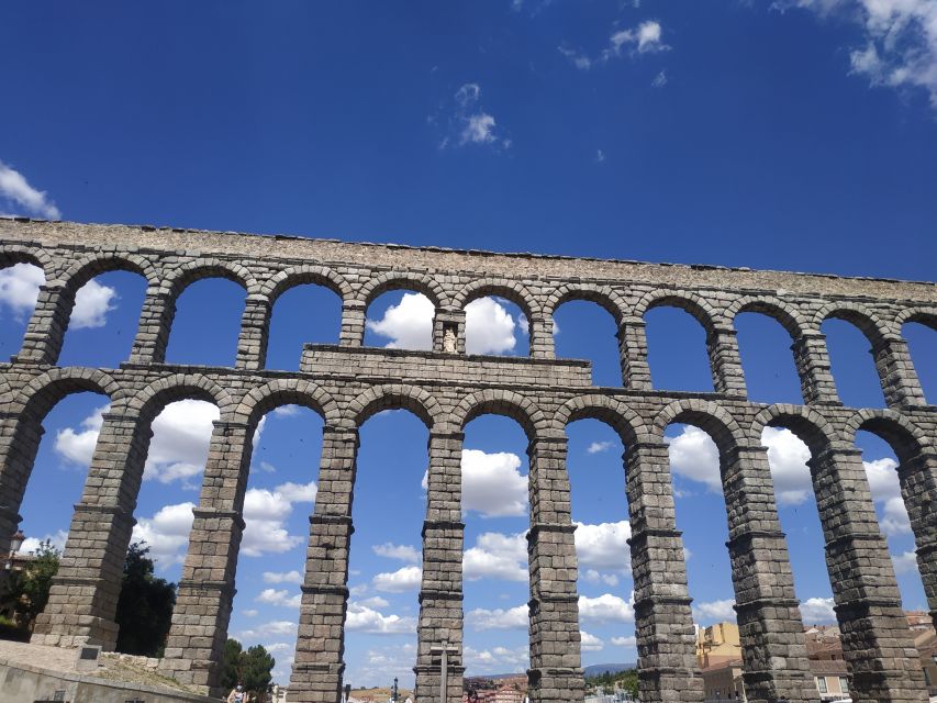 Segovia: Guided Walking Tour with Alcázar Entry - Casa de los Picos and Segovia’s former nobility