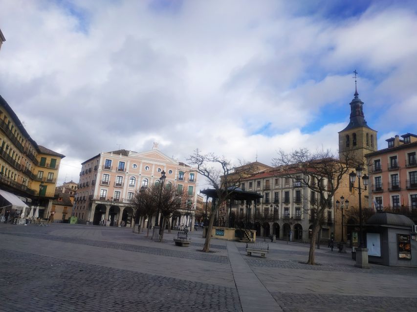Segovia: Guided Walking Tour with Alcázar Entry - Is $25 a fair price?