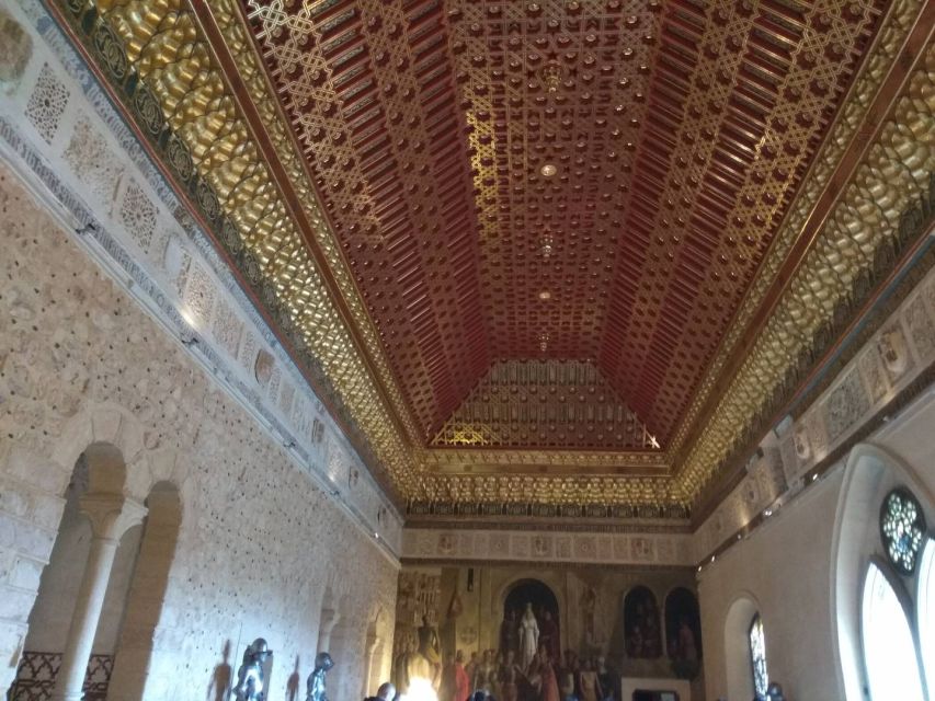 Segovia: Guided Walking Tour with Cathedral & Alcázar Entry - Why this route works so well in Segovia