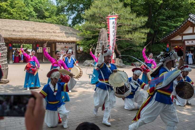 Seoul: Hwaseong Fortress, Folk Village and Starfield Library - Should you book the Suwon day trip?