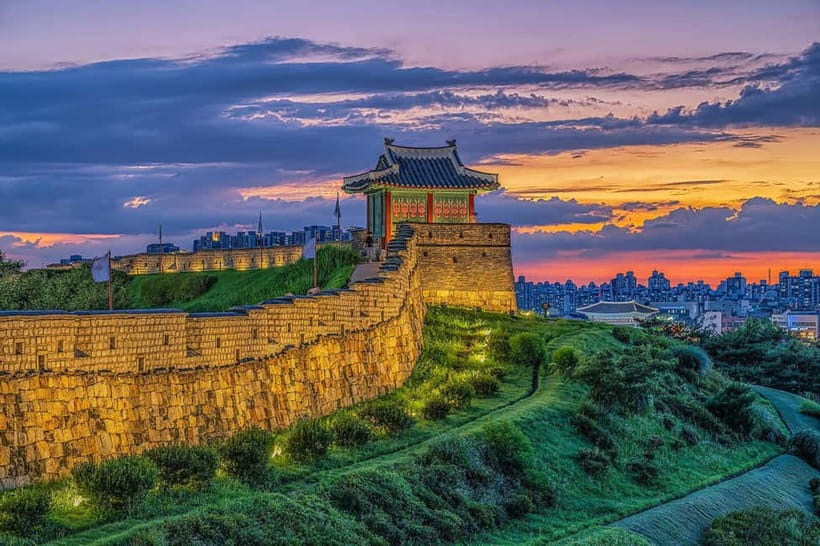 Seoul: Suwon Hwaseong Fortress & Korean Folk Village Tour - Walking the walls of Suwon Hwaseong Fortress