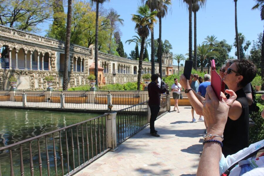 Seville: Alcazar, Cathedral, and Giralda Skip-the-Line Tour - What to bring and how to prepare