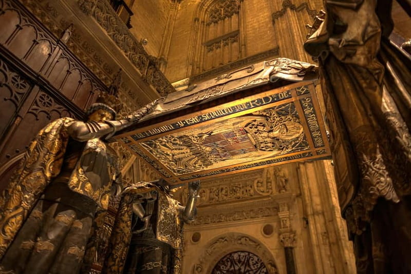 Seville: Alcázar, Cathedral, and Giralda Small-Group Tour - Pace, walking, and what to bring
