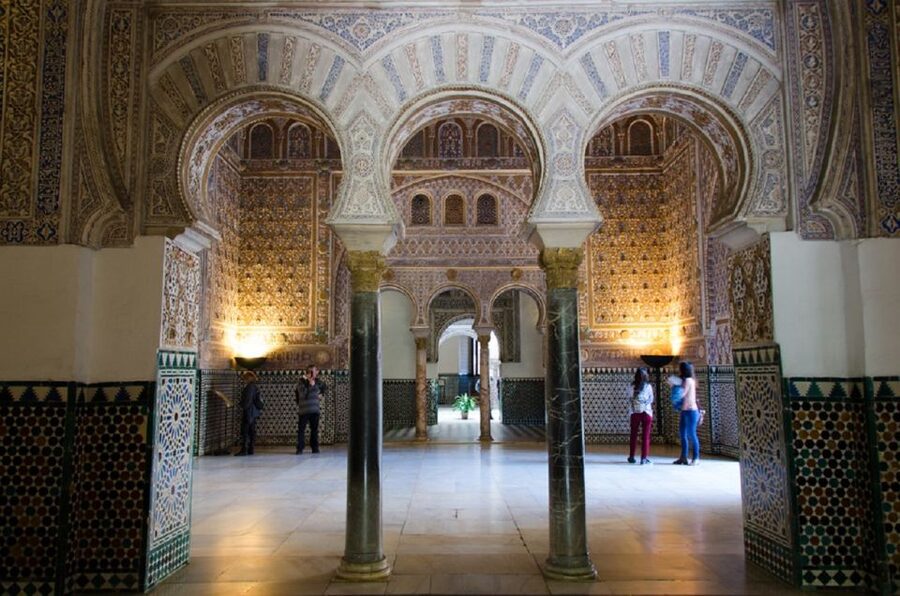 Seville: Alcázar, Cathedral & Giralda Fast Track Guided Tour - Seeing Seville Cathedral from the Patio de los Naranjos