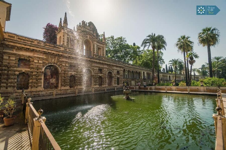 Seville: Alcázar, Cathedral & Giralda Skip-the-Line Tour - Why this three-hour route works in Seville