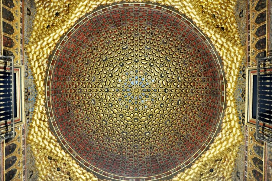 Seville: Alcazar & Cathedral Skip-the-Line Guided Tour - The free hour between the monuments