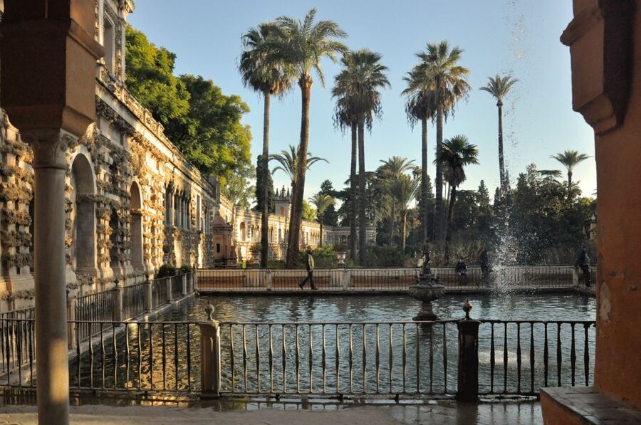 Seville: Alcazar & Cathedral Skip-the-Line Guided Tour - Languages, access, and the practical fine print