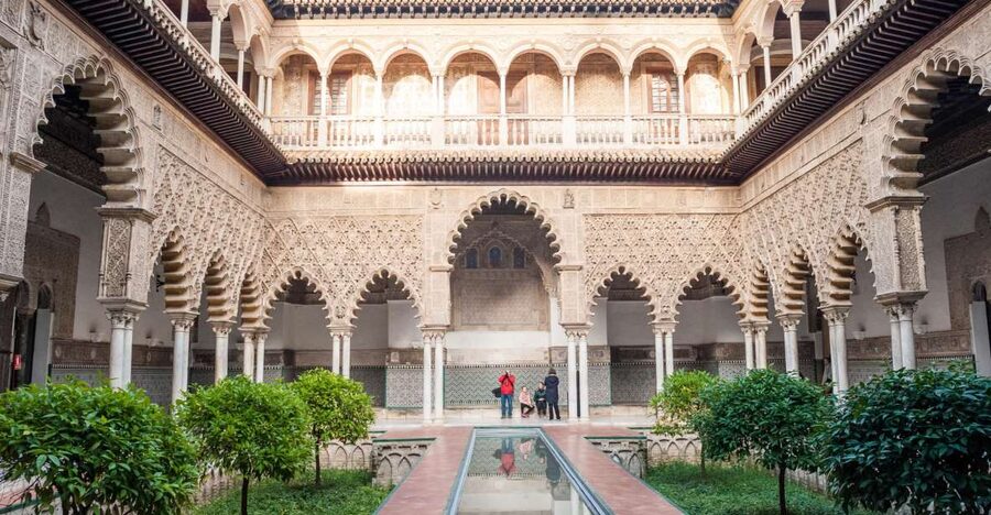Seville: Alcázar Guided Tour - Why the Alcázar deserves a guided visit