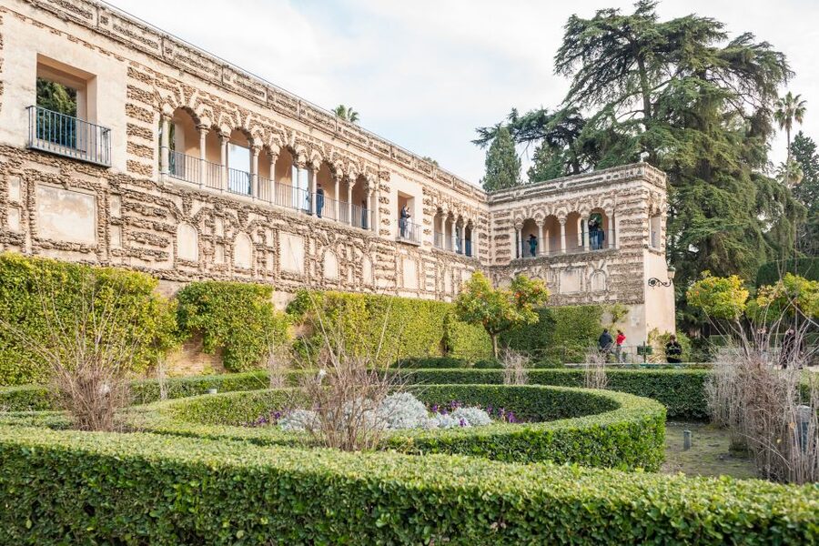 Seville: Alcazar Guided Tour with Entrance - A 90-minute route through several centuries