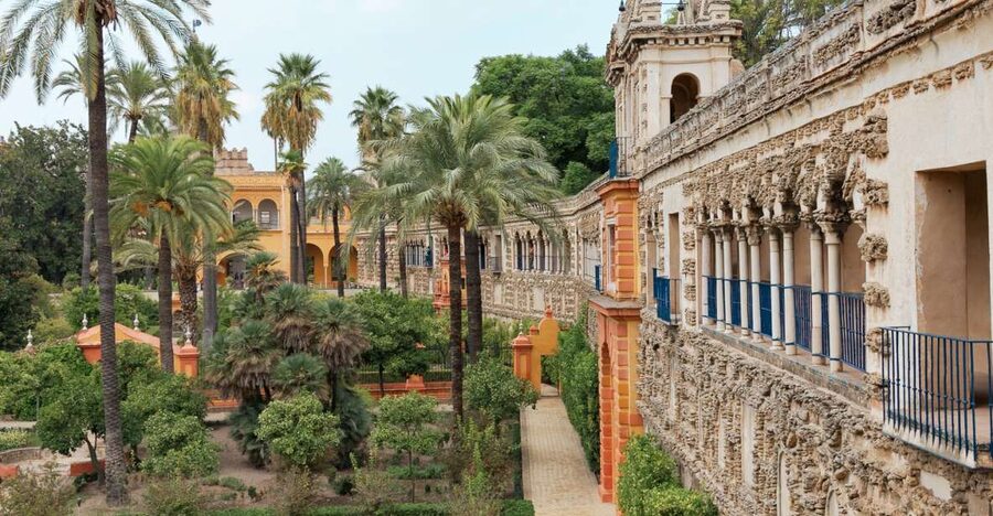 Seville: Alcazar Skip-the-Line Guided Tour with Tickets - Key points at a glance