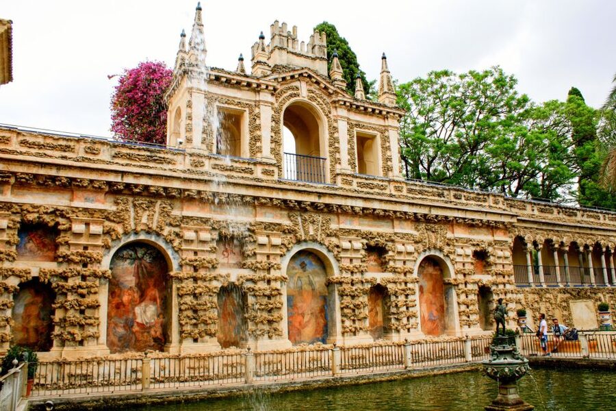 Seville: Alcazar Skip-the-Line Guided Tour with Tickets - Patios, fountains, and the sensory side of the palace