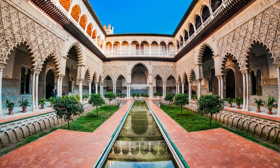 Seville: Cathedral, Giralda, and Alcazar Guided Tour - Seville Cathedral and the old mosque