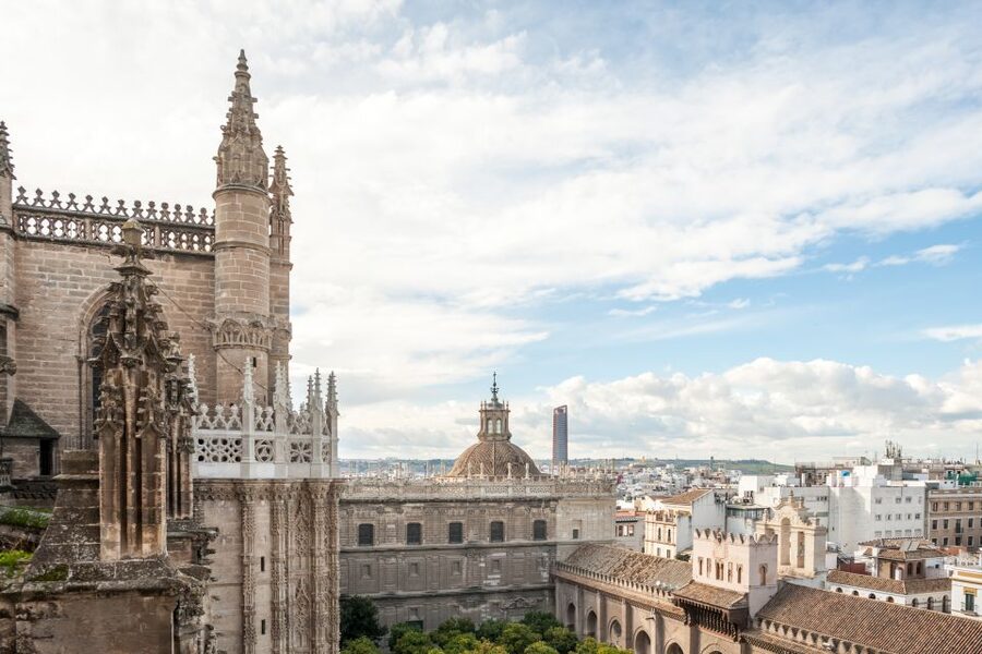 Seville Guided Tour: Cathedral, Giralda & Optional Alcázar - La Giralda: a former minaret with city views