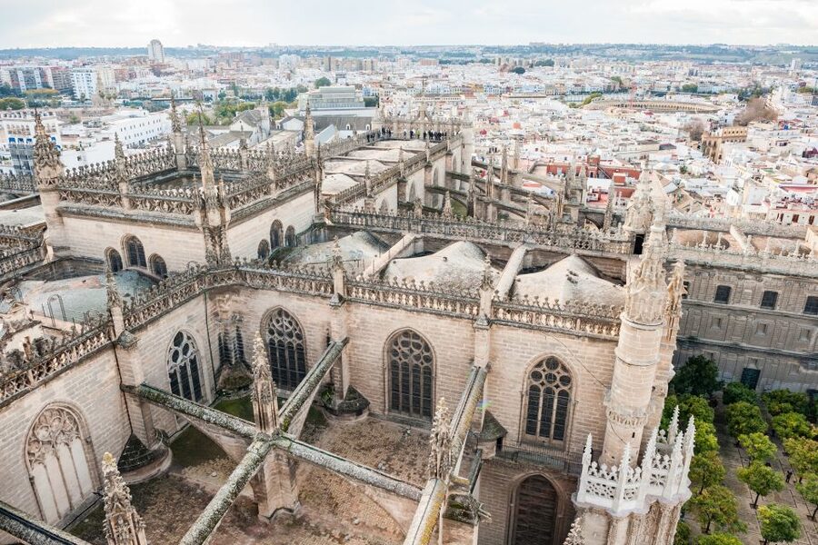 Seville Guided Tour: Cathedral, Giralda & Optional Alcázar - Adding the Alcázar for a three-hour morning